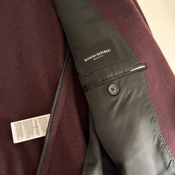 Burgundy Banana Republic sport coat - Picture 7 of 9